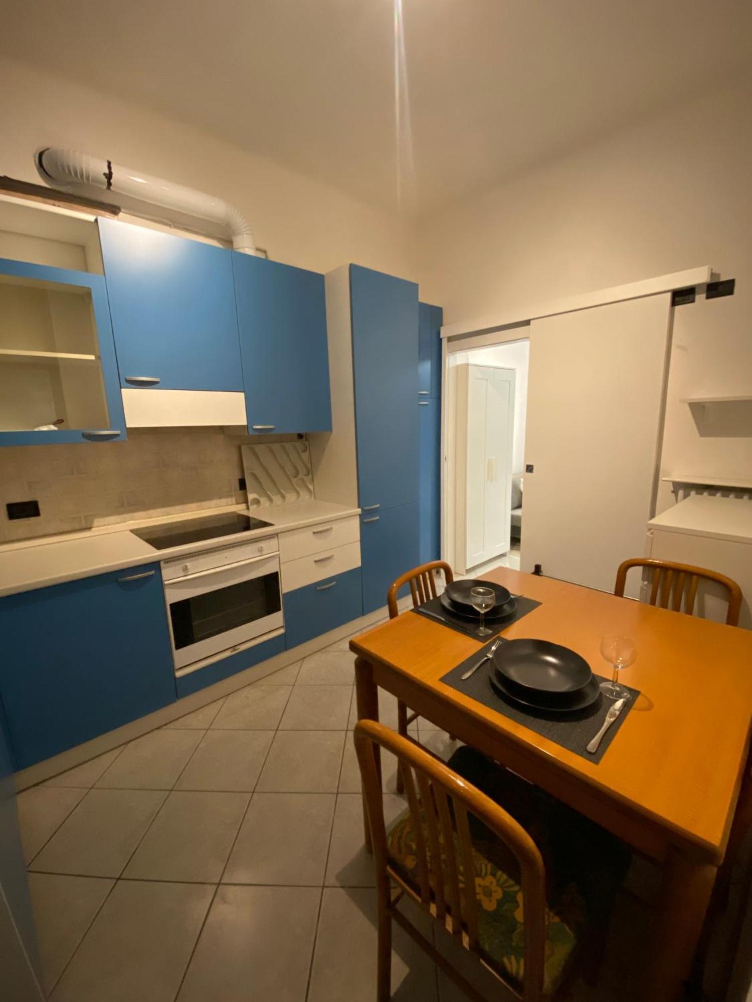 Front Apartments, Apartment Lecco